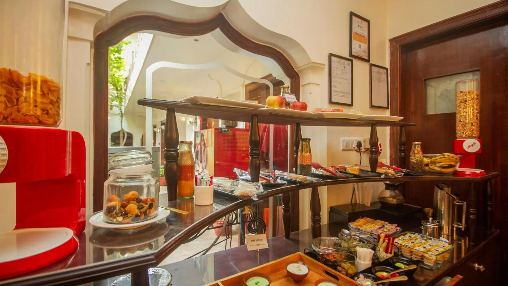 Amritara Suryauday Haveli Otel Varanasi Resort