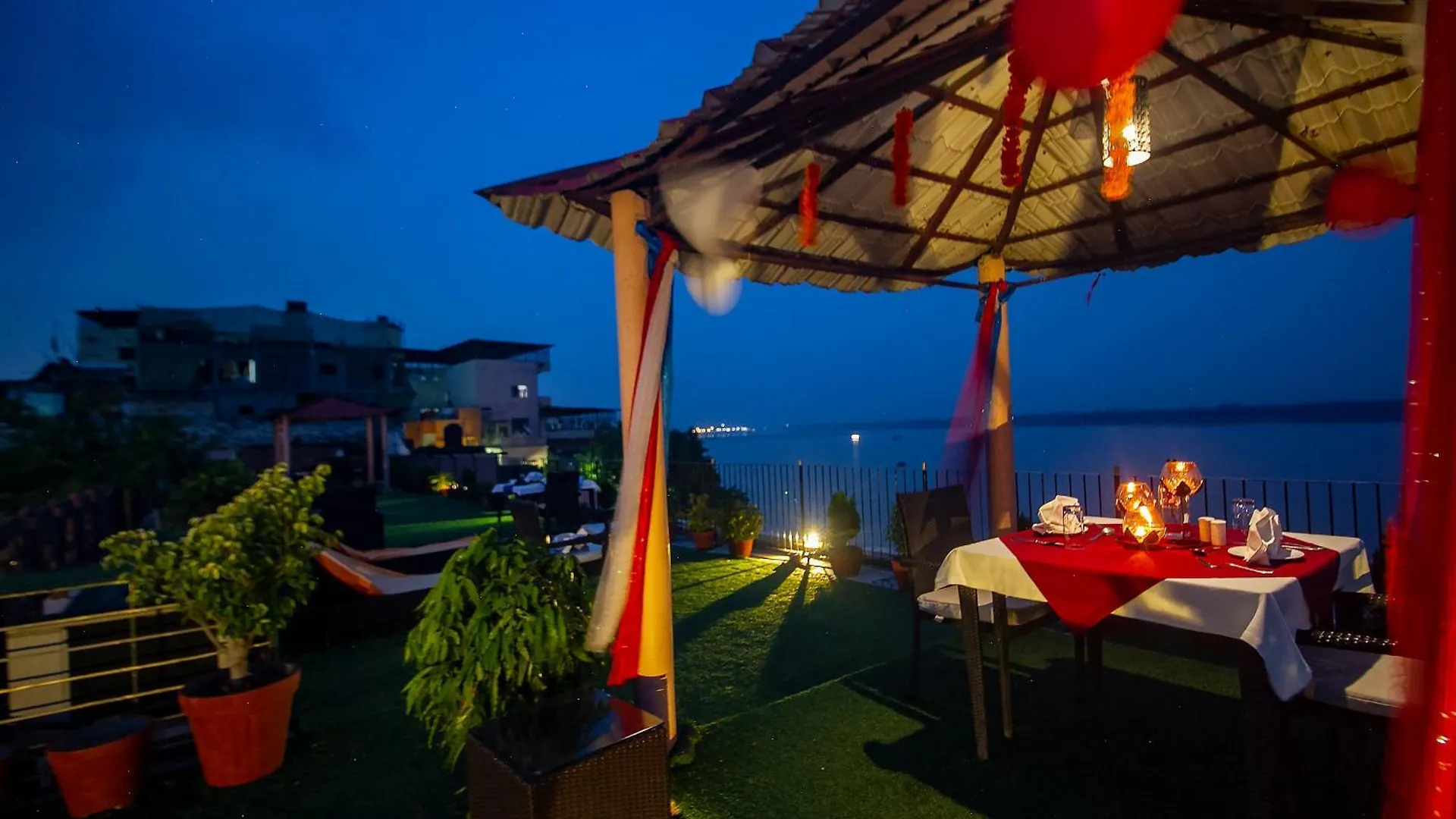 Amritara Suryauday Haveli Otel Varanasi Resort