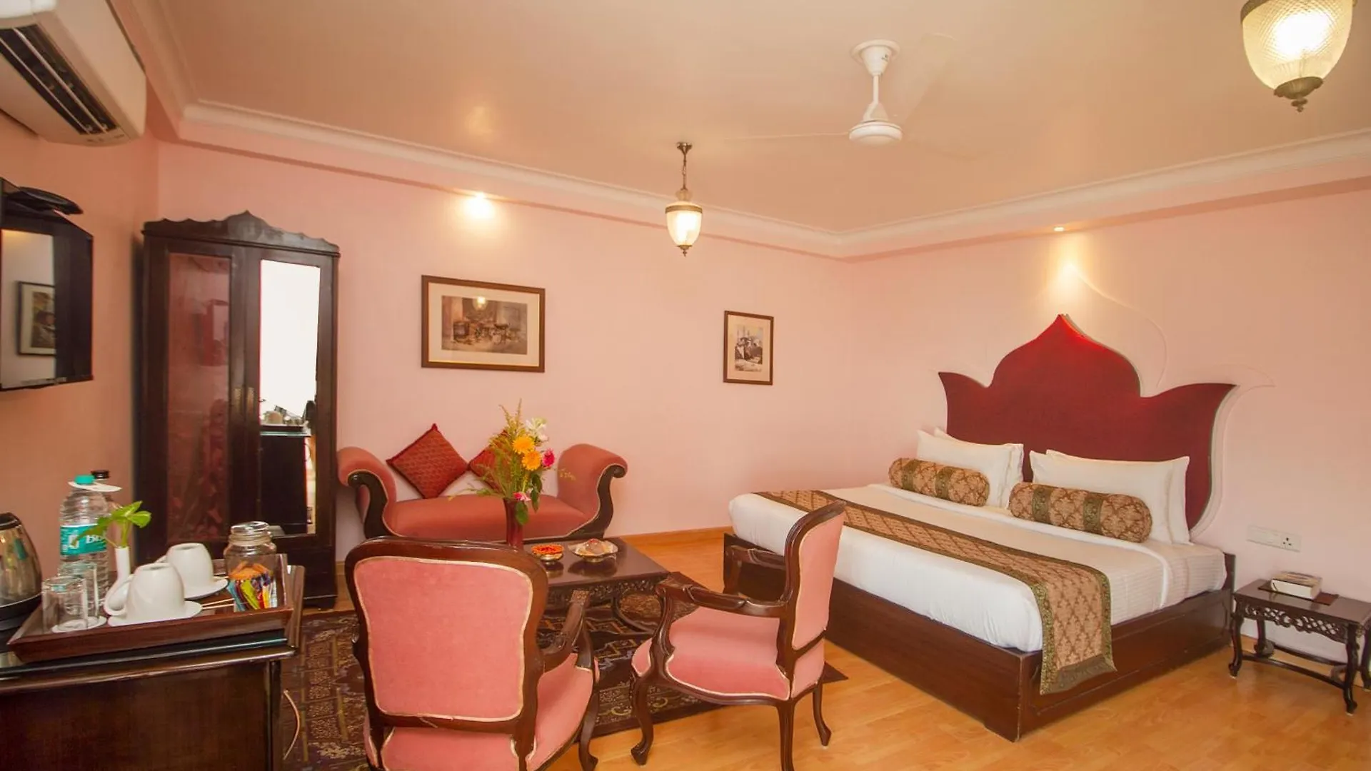 Amritara Suryauday Haveli Otel Varanasi Resort