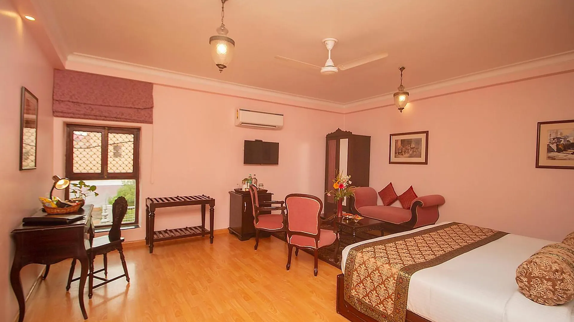 **** Resort Amritara Suryauday Haveli Otel Varanasi Hindistan