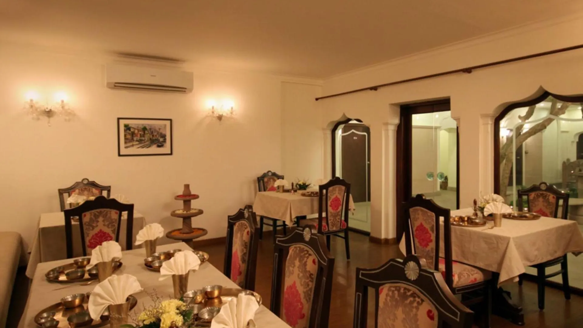 Amritara Suryauday Haveli Otel Varanasi 4*,  Hindistan